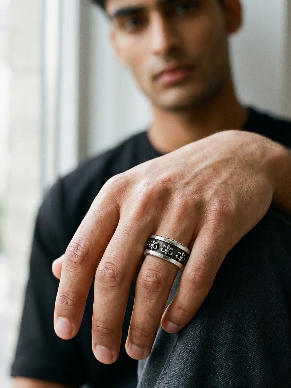 Fleur Gothic Band Ring