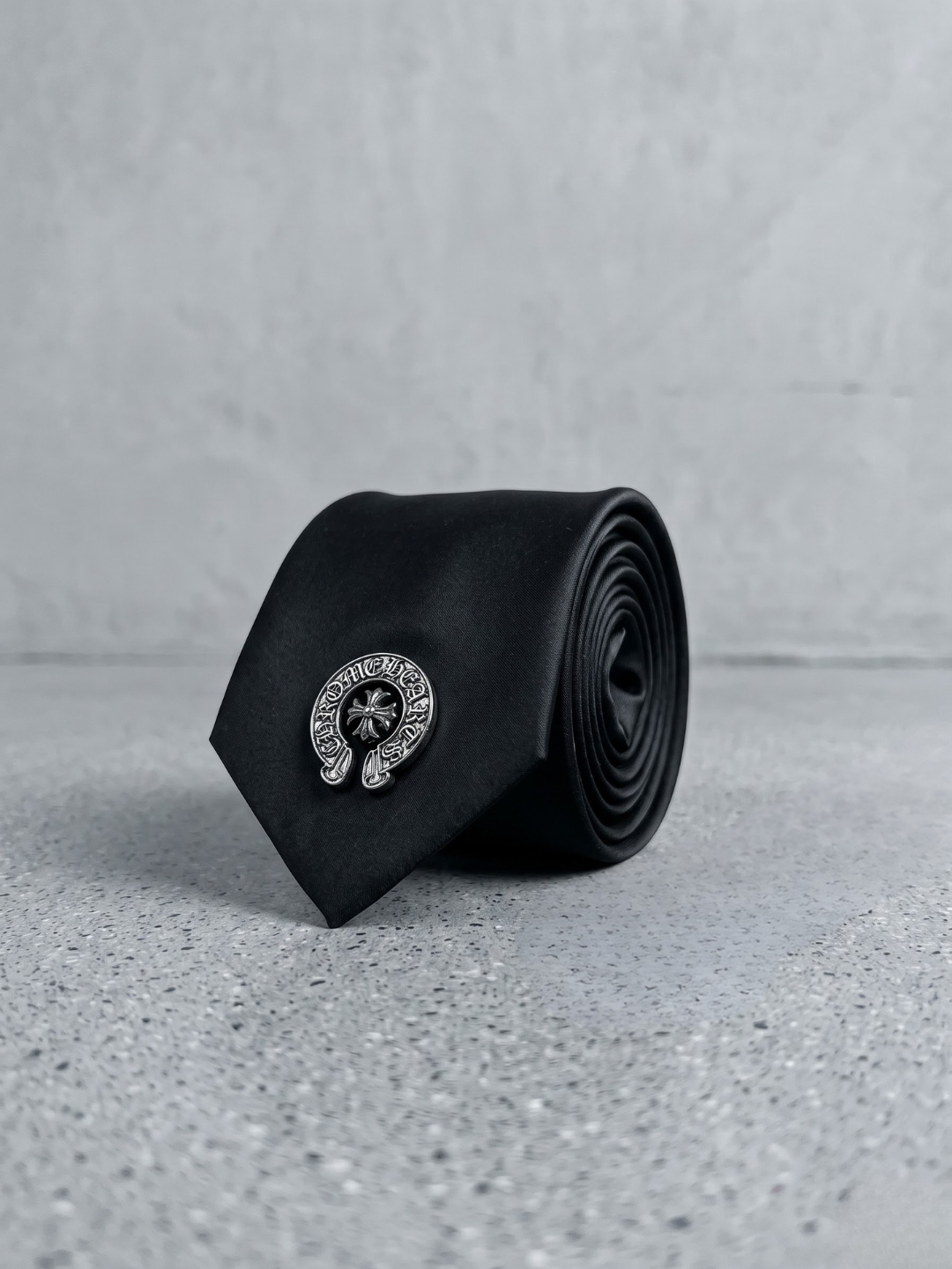 Noir Crest Signature Tie