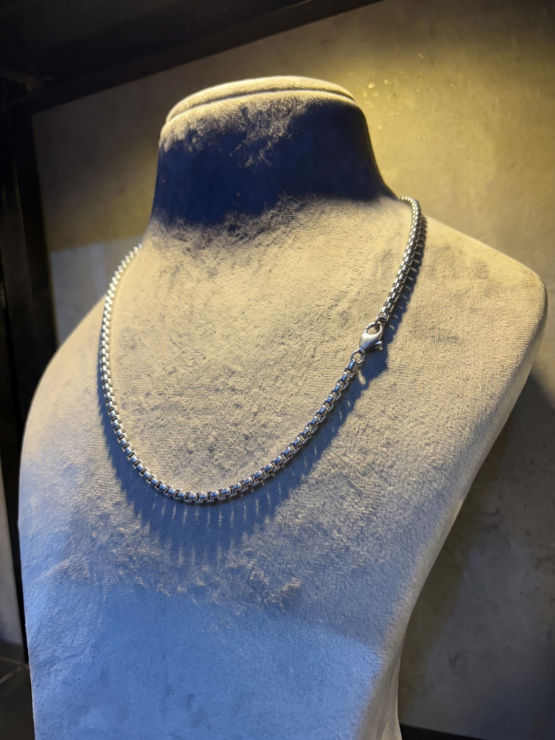 Titan Edge Chain