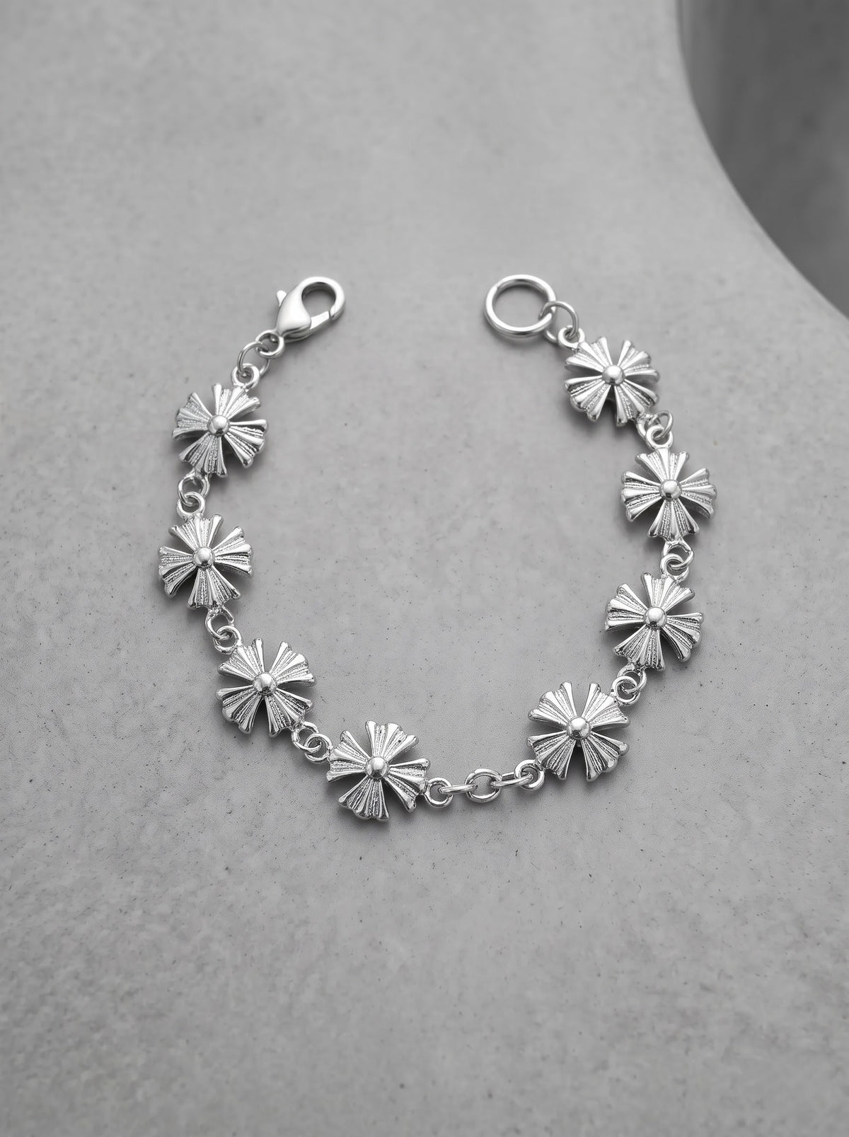 Daisy Bloom Charm Bracelet