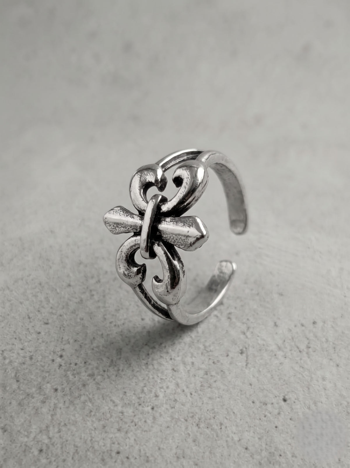 Vintage Silver Fleur-de-Lis Ring – Gothic Heraldic Edition