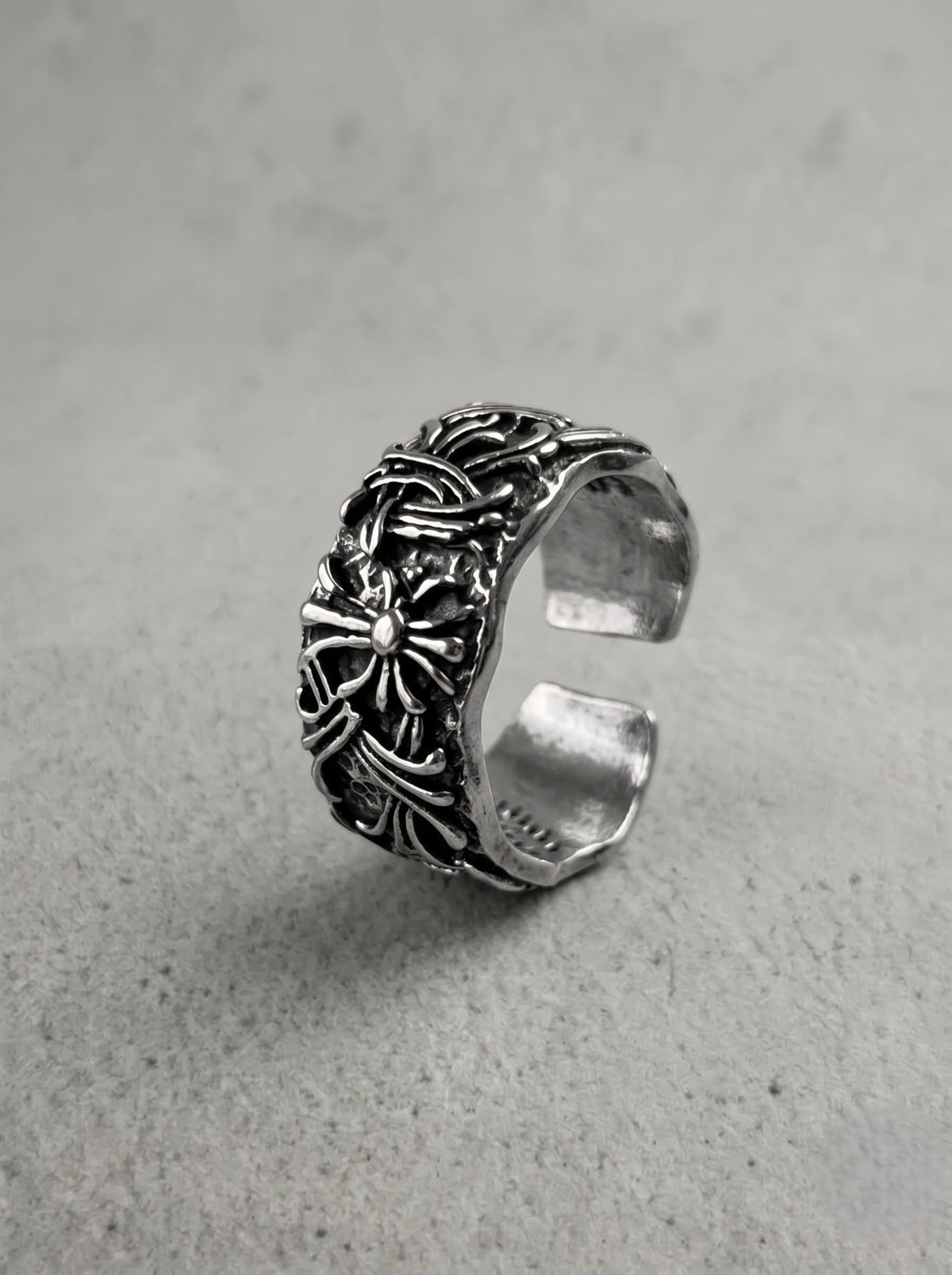 Antique Silver Gothic Cross Band Ring – Ornate Open Edition