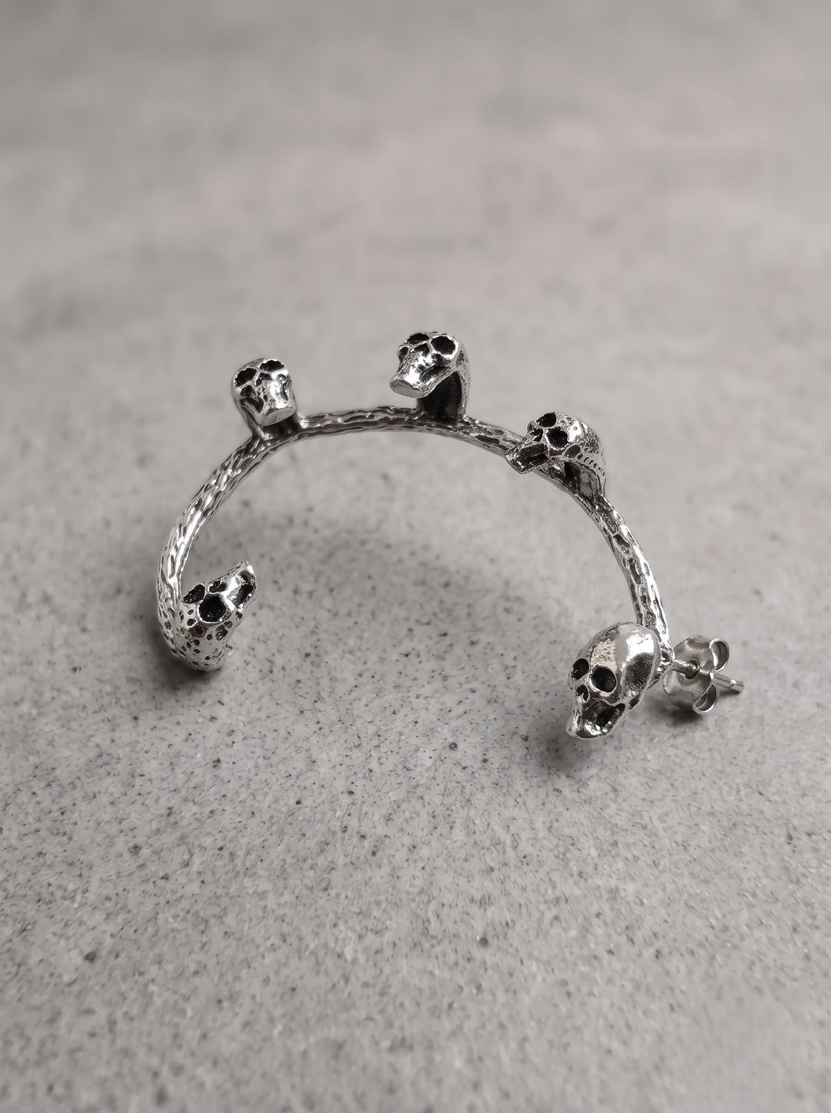 Silver Skull Arc Ear Cuff