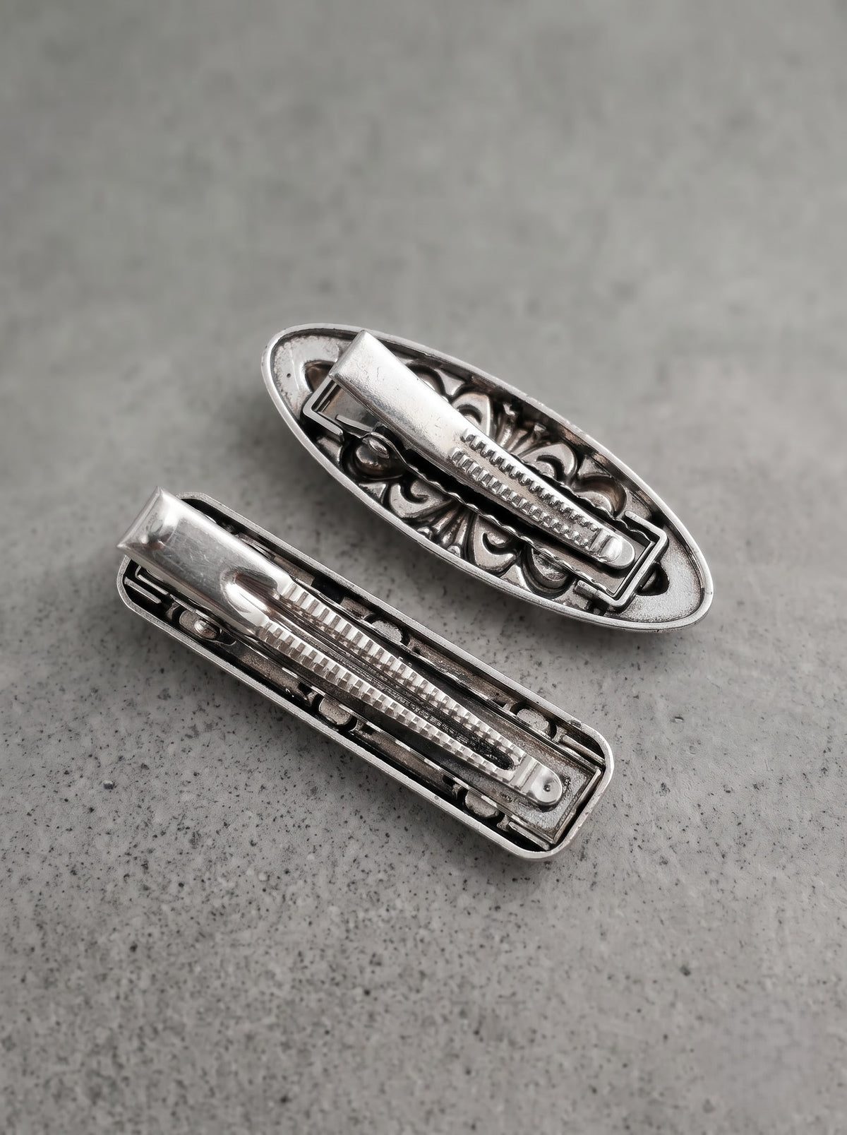 Vintage Silver Gothic Hair Clip Set – Fleur & Cross Edition