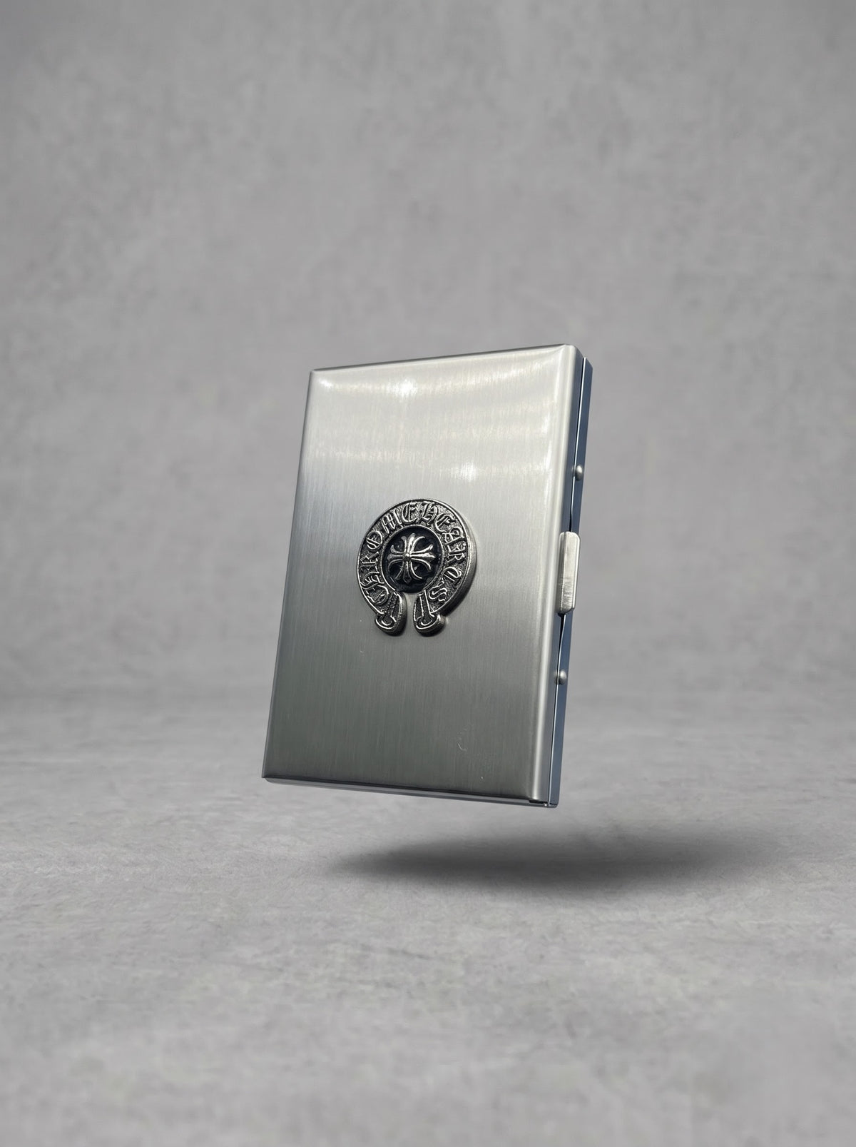 Heritage Crest Metal Card Holder Wallet